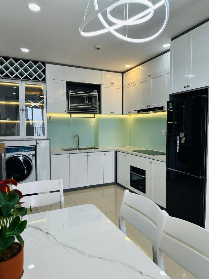 Apartment Ho Sunrise View 2 Phong Ngu, 76m2, Gym & Ho Boi Free, Lau Cao, View Quan 1 Ho Chi Minh City