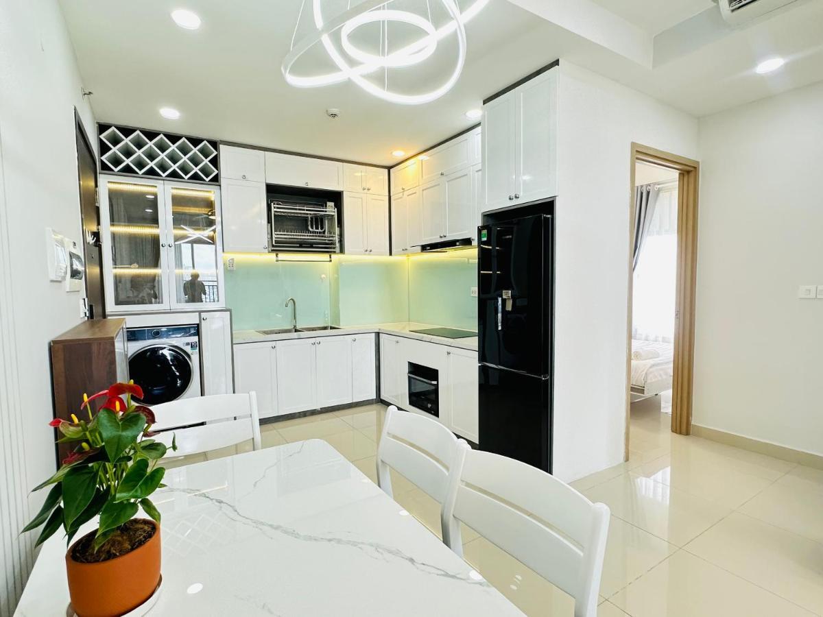 Căn hộ Ho Sunrise View 2 Phong Ngu, 76m2, Gym & Ho Boi Free, Lau Cao, View Quan 1 TP. Hồ Chí Minh